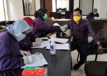 Tio: Vaksin Untuk Masyarakat, dan Menari Bersama Badai