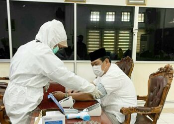 Abdulloh, Ketua DPRD Balikpapan Disuntik Vaksin Covid-19
