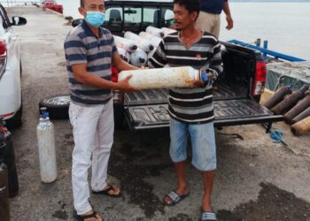 H. Momo Datang, Puluhan Tabung Oksigen Puskesmas Sebatik Langsung Terisi