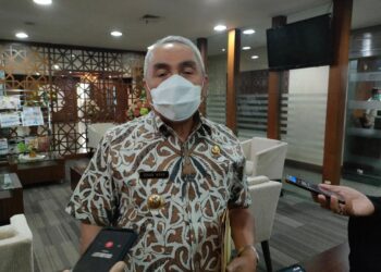 Isran Noor Berikan Santunan Khusus Covid-19 Pada Anak Yatim Piatu Di Kalimantan Timur