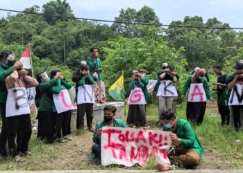 Semakin Ganas, Kini Illegal Meaning Berani Beroperasi Di Sebelah Kampus.