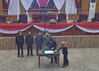 DPRD Kota Samarinda bersama Pemkot Samarinda Resmi Mengesahkan Tujuh Raperda Menjadi Perda Kota Samarinda 2021