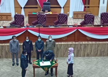 DPRD Samarinda melakukan pengesahan Rancangan APBD Samarinda tahun 2022