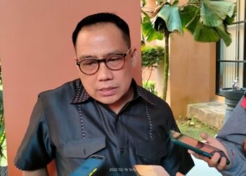 Warga Tenggarong Seberang Ancam Portal Jalan , Sarkowi Minta PU Kaltim Segera Turun