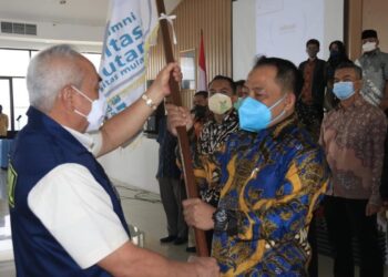 IKA Fahutan Unmul Resmi Dikukuhkan, Isran Berpesan untuk Tetap Bermanfaat