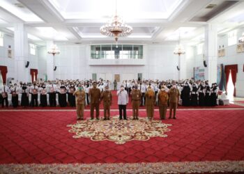Serahkan SK Pengangkatan PPPK Guru, Ini Pesan Gubernur Kaltim