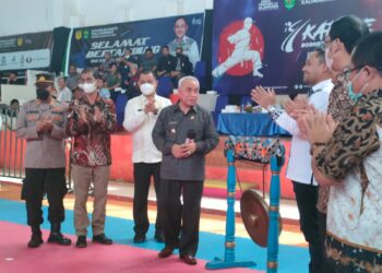 Gubernur Buka Kejuaraan Piala Gubernur Cabor Karate