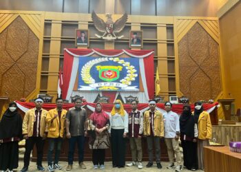Komisi lV DPRD Kota Samarinda Menerima Audensi dari KAMMI Bahas Wacana Pemotongan Insentif Gaji Guru Honor