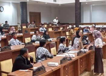 Komisi lV DPRD Kota Samarinda Menerima Audensi Dari Forum Peduli Guru ,Ini Aspirasinya