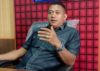 Mantan Wali Kota Samarinda Syaharie Jaang Lulus Cumlaude Doktor Ilmu Hukum, Eko Elyasmoko Salut dan Ucapkan Selamat