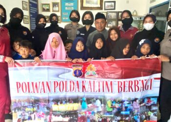 Peduli Sesama, Polwan dan ASN Polda Kaltim Gelar Kegiatan Jumat Berbagi