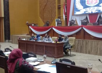 Komisi lV DPRD Kota Samarinda Hearing Terkait Dugaan Perbuatan Tidak Sesuai Harapan.
