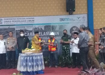 Pemkot Balikpapan Melakukan Selamatan Dimulainya Pembangunan Pengendali Banjir DAS Ampal
