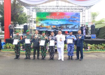Pangdam VI Mulawarman Berikan Hadiah Umroh Untuk Prajurit Berprestasi