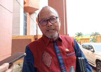 Muhammad Adam Mnta Pemprov Beri Solusi Terhadap Pedagang Buah di KM21 Jalan Poros Samarinda-Balikpapan