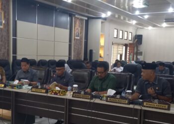 DPRD Gelar Paripurna  Jawaban Wali Kota Balikpapan Terhadap  Pandangan Umum Fraksi Atas  Raperda APBD 2023