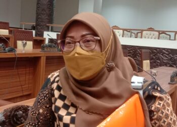 Puji Astuti KNP Sebagai Mitra Pemerintah Untuk Mewujudkan Pendidikan Berkualitas