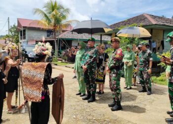 Satgas Pamtas RI-Malaysia Yonarmed 5 Pancagiri SSK 4 Pos Long Bagun Terima Kunjungan Pangdam VI/Mulawarman.