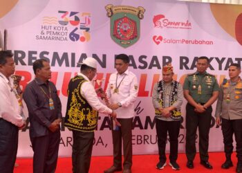 Resmikan Pasar Dayak, Andi Harun Akan Bangun IPAL Agar Tak Cemari Sungai