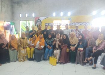 Jaring Aspirasi Warga Hj Suwarni Laksanakan Reses Di Perum HER 2 Sepinggan