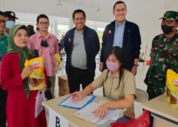 Apical Group Gelar Pasar Murah Minyak Goreng