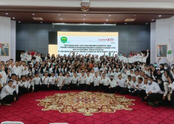 Wagub Serahkan SK PPPK ke 446 Pegawai Kesehatan