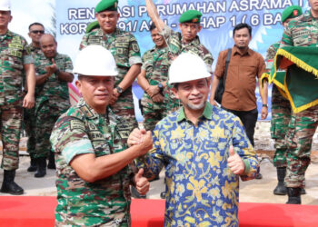 Lakukan Peletakkan Batu Pertama Renovasi Asrama TNI, WAGUB Dan Danrem Tampakkan Wajah Kebahagiaan