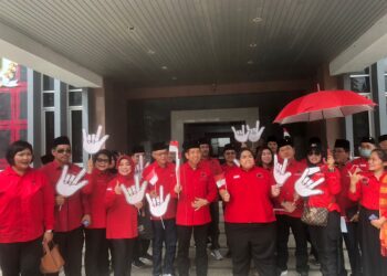 Serahkan Berkas Bacaleg ke KPU Kaltim, PDIP Optimis Tergetkan 17 Kursi