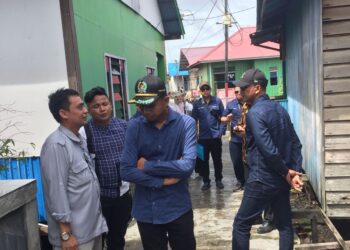 Uji Petik di Bontang, Sutomo Jabir Tinjau Perbaikan Rumah Layak Huni