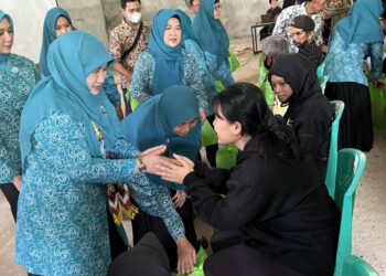Warga Desa Loa Duri Ulu Terima 100 Paket Sembako dari PKK Kaltim