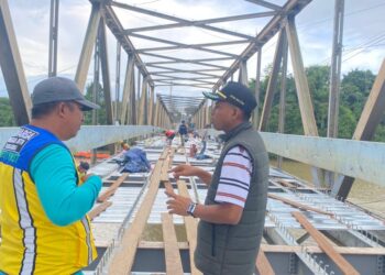 Tinjau Perbaikan Jembatan Sambaliung, Sutomo Jabir Berharap Bisa Selesai tepat waktu