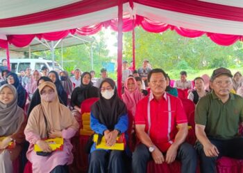 Warga Prona 3 Minta Perbaikan Jalan Dan Air Bersih Di Resesnya Pantun Gultom