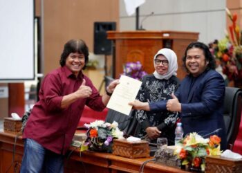 Rapat Paripurna Raperda APBD-P, Fraksi Golkar Bersama Nasdem Minta Pemerintah Prioritaskan Bidang Pendidikan dan Kesehatan
