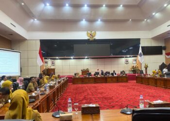 Komisi II DPRD Bontang Gelar Rapat Kerja Raperda Tentang Pajak dan Retribusi Daerah