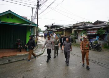 Agus Haris Minta Pemkot Mengambil Langkah Tegas Untuk Merelokasi Buaya Di Guntung 