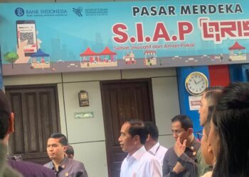 Bertolak ke Samarinda, Jokowi Kunjungi Pasar Merdeka