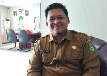 Dispora Segera Perbaiki Lapangan Stadion Aji Imbut 