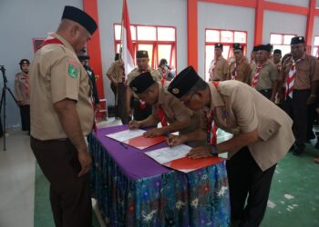 Lantik Pengurus Gerakan Pramuka di Kecamatan Sebulu, Bupati Kukar : Fokus Pembinaan Bagi Generasi Muda 