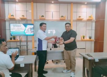 Kepala Bidang TIK Diskominfo Kukar Buka Bimtek SIATIKA