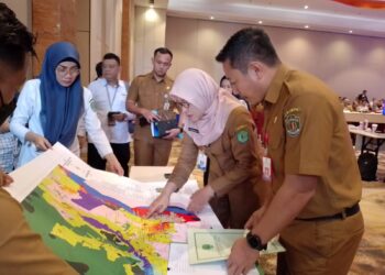 Hadiri FGD di Hotel Harris Samarinda, Sekda Kaltim Tekankan Pentingnya Hilirisasi Industri