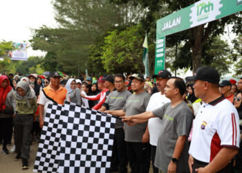 Hadiri Dua Agenda Sekaligus, Pj Gubernur Kaltim Berbaur Dengan Masyarakat Kukar