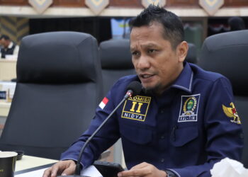 Legislator Kaltim Harap Ada Penanganan Serius terhadap Parkir Truk dan Peti Kemas di Pinggir Jalan