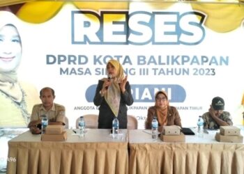 Dunia Pendidikan Menjadi Topik Utama Di Kegiatan Reses Suriani Di RT 9 Kelurahan Manggar