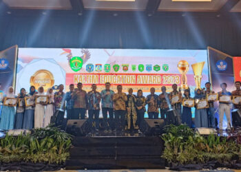 Hadiri Education Award 2023, Pj Gubernur Kaltim Harapkan Semua Instansi Pendidikan Tingkatkan Prestasi