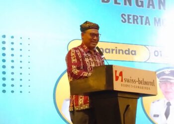 Pemprov Kaltim Kedepankan Kesehatan dan Keluarga, Serahkan Alat Laparoskopi dan Dorong Penurunan Angka Stunting