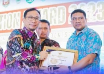 Anugerah Kepada Insan Pendidikan dari Disdikbud Kaltim