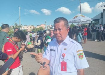 Dinas Perdagangan Bekerjasama Dengan Bulog Menggelar Bazar Beras Murah Di Pasar Segiri