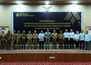 Andi Harun Serahkan LKPD Kepada BPK Kaltim
