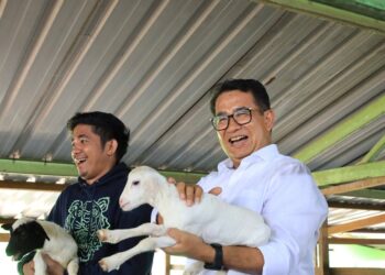 Kunker Di Kutai Timur PJ Gubernur Akmal Malik Kunjungi Peternakan wisma Embek Kemakmuran