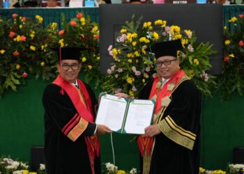 Resmi Dapat Gelar Profesor Kehormatan, Pj Gubernur Akmal Malik Diminta Tidak Capek Lewat Jalan Tanah